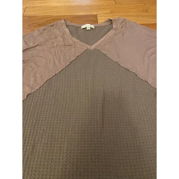 Weekend Suzanne Betro, Woman's tan waffle knit long sleeve top size medium - Picture 3 of 8